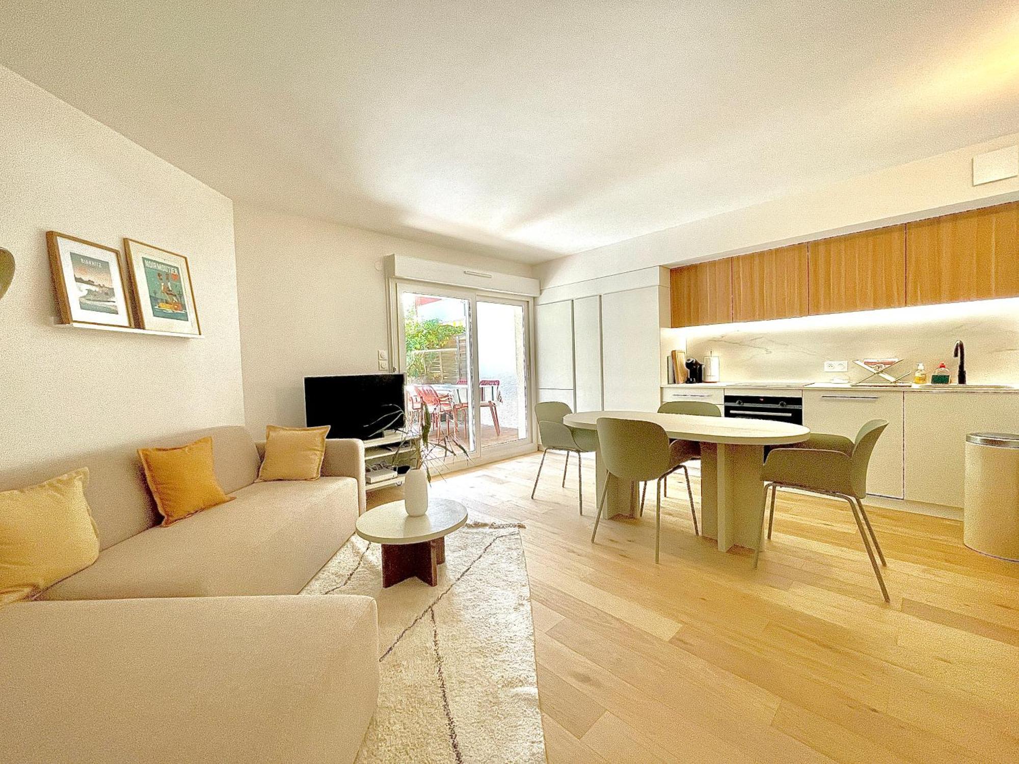 Splendide Appartement De Charme Avec Patio, Parking Et Plage A 3 Minutes Biarritz Exterior photo